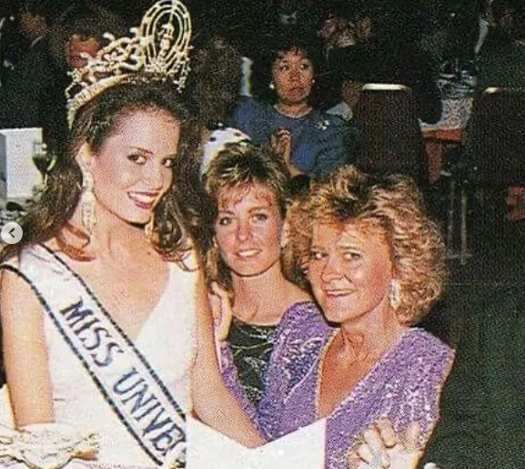 Miss Universo Cecilia Bolocco. Fuente: Cooperativa.